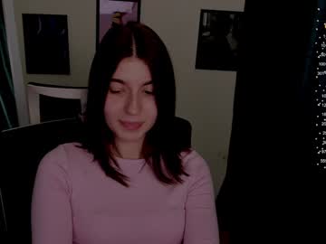 girl
        stacy_cy cam image #5264392
