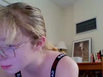 girl
        blonde_katie cam image #2950742