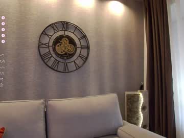 girl
        karrin cam image #3871340