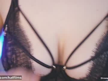 girl
        katdreams cam image #4205740