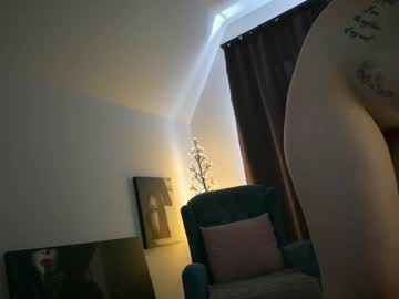 girl
        allayah cam image #4159901