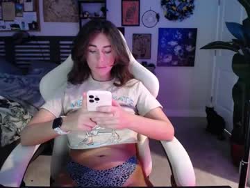 girl
        monstrumologist cam image #1435424