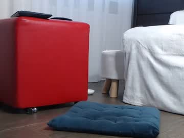 girl
        uknk cam image #123702