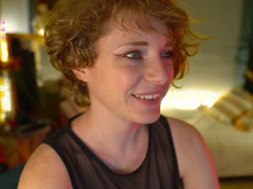 girl
        _the_sun_ cam image #5303682