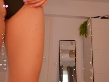 girl
        fazeyj cam image #5935726