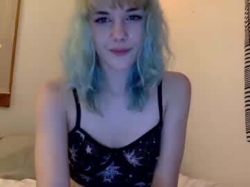 girl
        fairiefuzz cam image #1881510