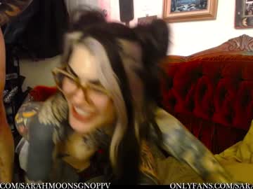 couple
        sarahmoonsg cam image #6057394