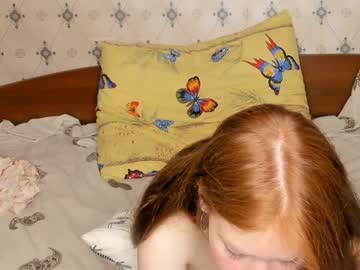 girl
        kaylaschultz cam image #1860156