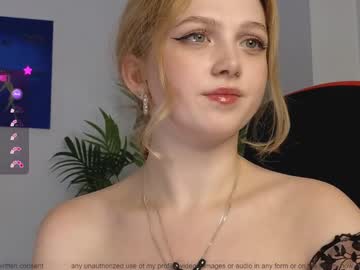 girl
        small_blondee cam image #5400221