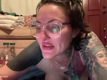 girl
        oftenelle cam image #2089848