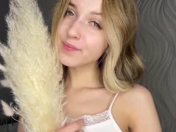 girl
        mary__freshness_ cam image #855497