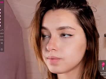girl
        darling_kira cam image #115998