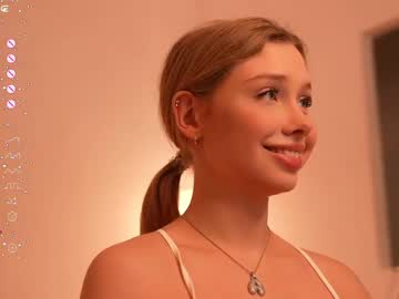girl
        april_blush cam image #5773763