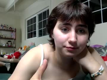 girl
        strawberryluvr cam image #4380662