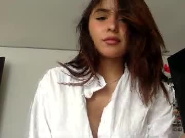 girl
        arletnoa cam image #4578964