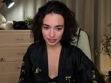 girl
        ella_flar_ cam image #405858