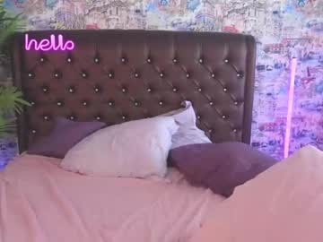 girl
        angelina_new cam image #4969742