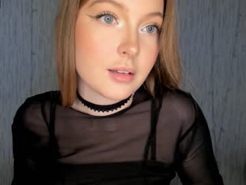 girl
        charlotteewalker cam image #3335004