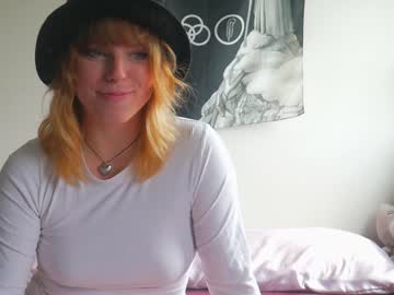 girl
        sisypheanlove cam image #2898609