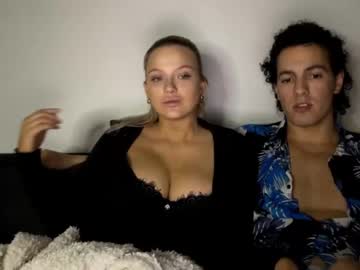 couple
        chulo33333 cam image #3185977