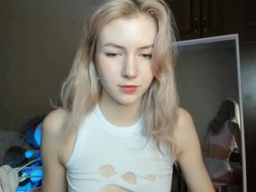 girl
        shawty_girl_ cam image #4915609