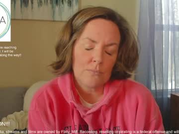 girl
        flirty_milf cam image #1058918