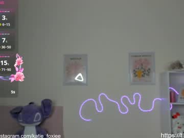 girl
        katiefoxie cam image #5748808