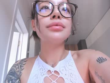 girl
        chanlia cam image #4409991
