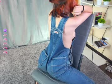 girl
        cloverbradway cam image #5115893
