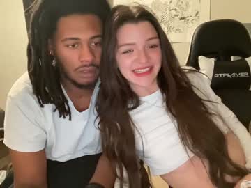 couple
        solanahuncho cam image #4107194