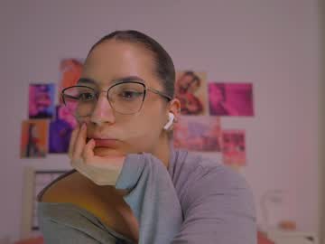 girl
        naalani cam image #6072611