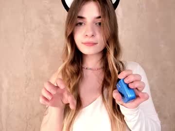 girl
        brenda_rogerss cam image #2317785