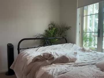 girl
        novamills cam image #6885920