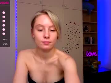 girl
        callme_star cam image #1279652