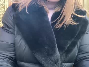girl
        eatmypie69 cam image #3414035