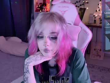 girl
        lollyshy__ cam image #5775680