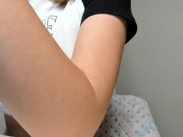 girl
        coy_t66nager cam image #6781840