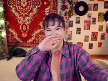 girl
        chery_lady22 cam image #6779427