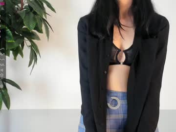 girl
        sixkiks cam image #1215431