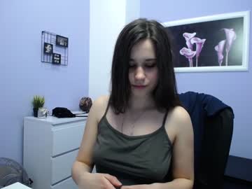 girl
        camille_iam cam image #605922