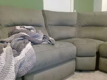 girl
        friskyforager cam image #473124