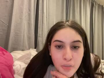 girl
        sophiekaine cam image #5634814