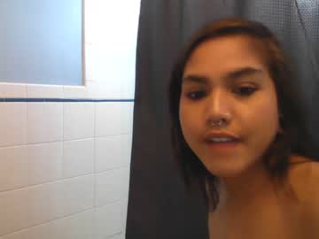 girl
        karebearxx cam image #1985802