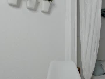girl
        melon_mussy cam image #1145956