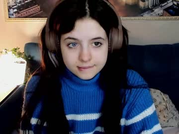 girl
        nessa_more cam image #687607