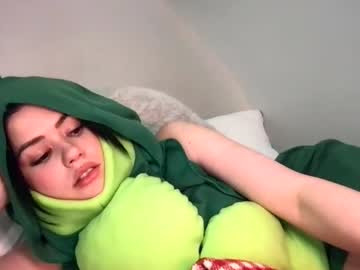 girl
        littlesugarpea cam image #1205590