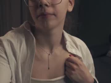 girl
        earlenecornwall cam image #4146455