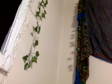 girl
        lillypadgrl cam image #2706814