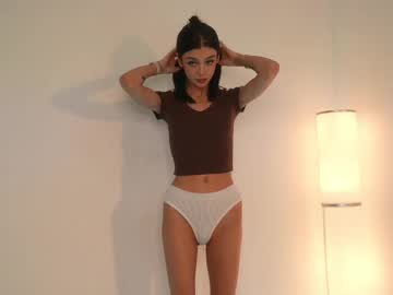 girl
        karina_amiri cam image #6500452