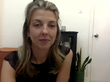 girl
        charliexxx0 cam image #510132